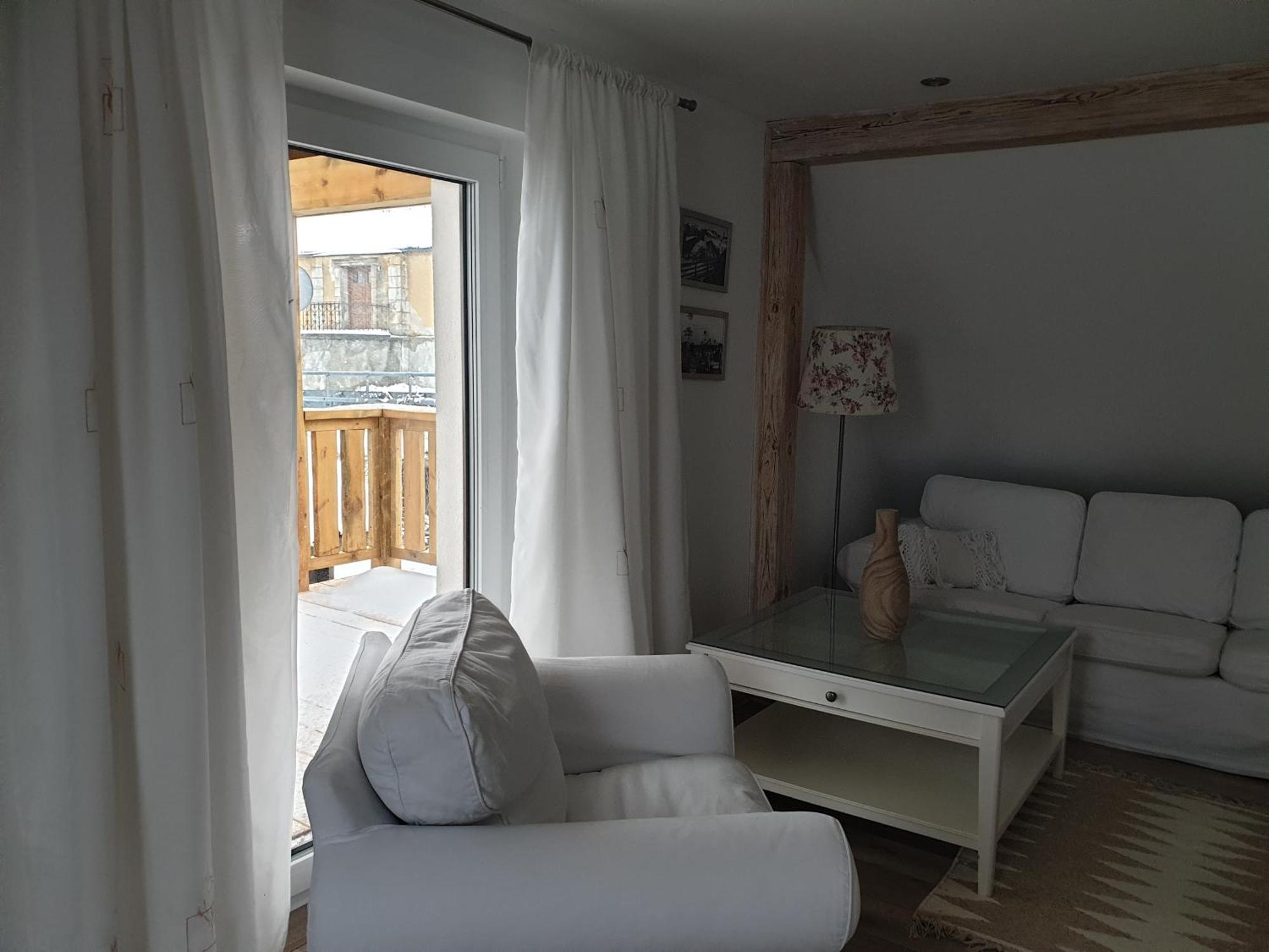 Dom Nad Jeziorem Mikolajki Exteriör bild