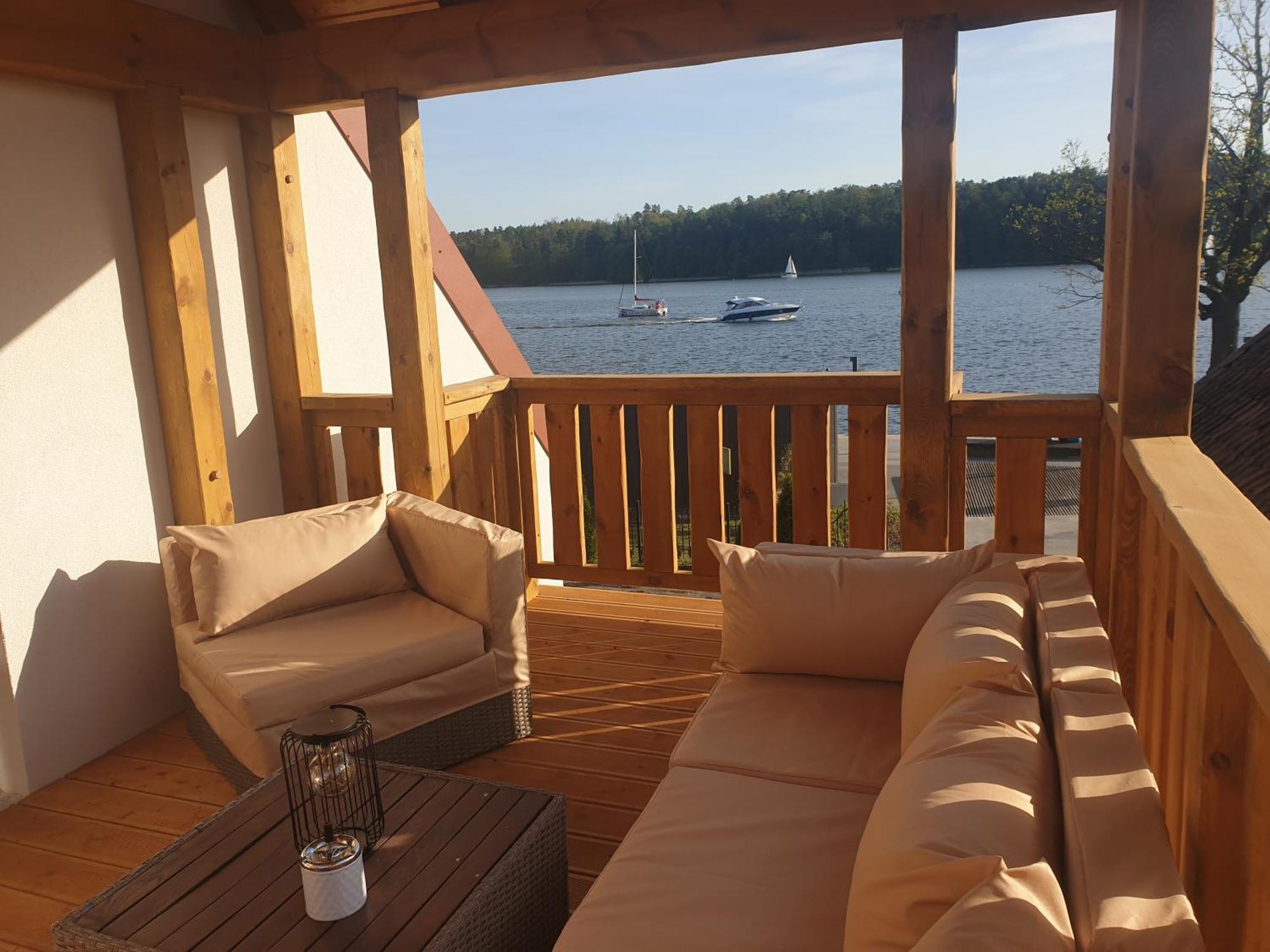 Dom Nad Jeziorem Mikolajki Exteriör bild
