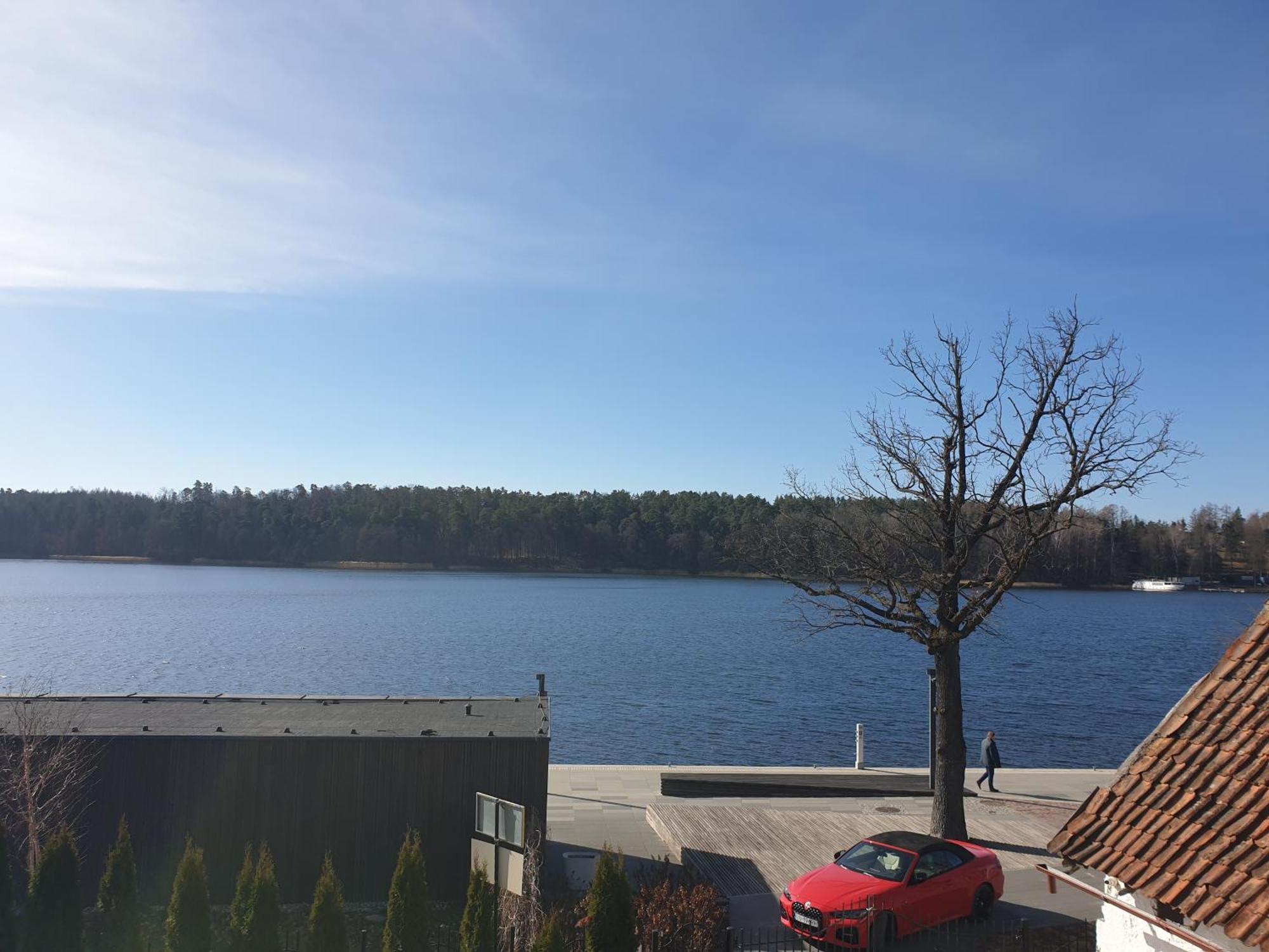Dom Nad Jeziorem Mikolajki Exteriör bild