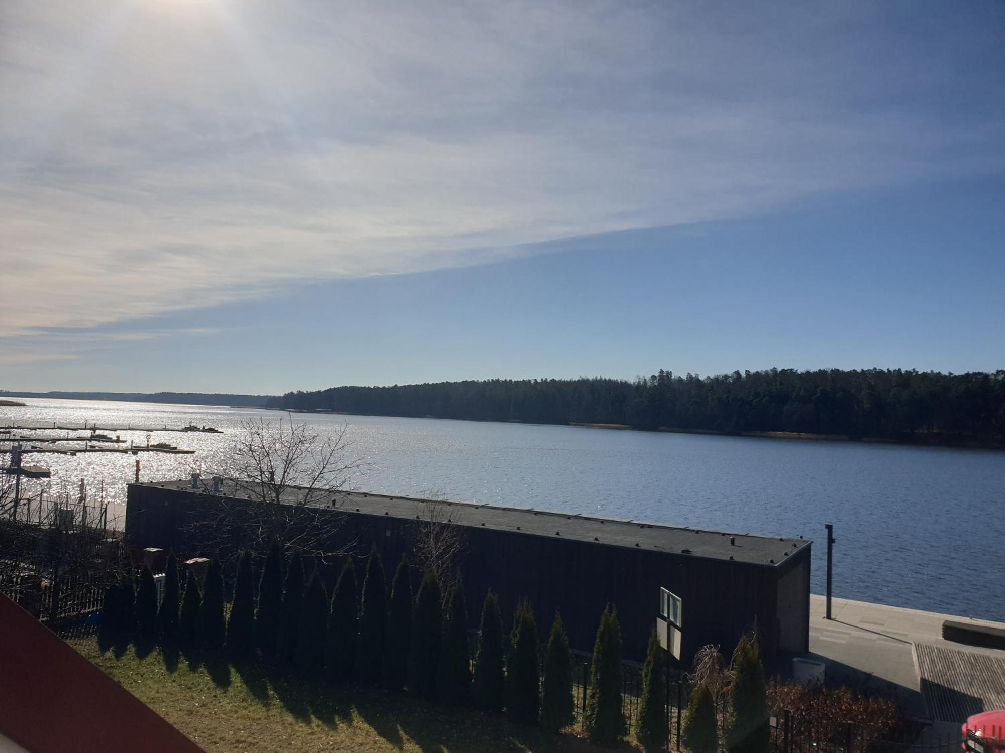 Dom Nad Jeziorem Mikolajki Exteriör bild